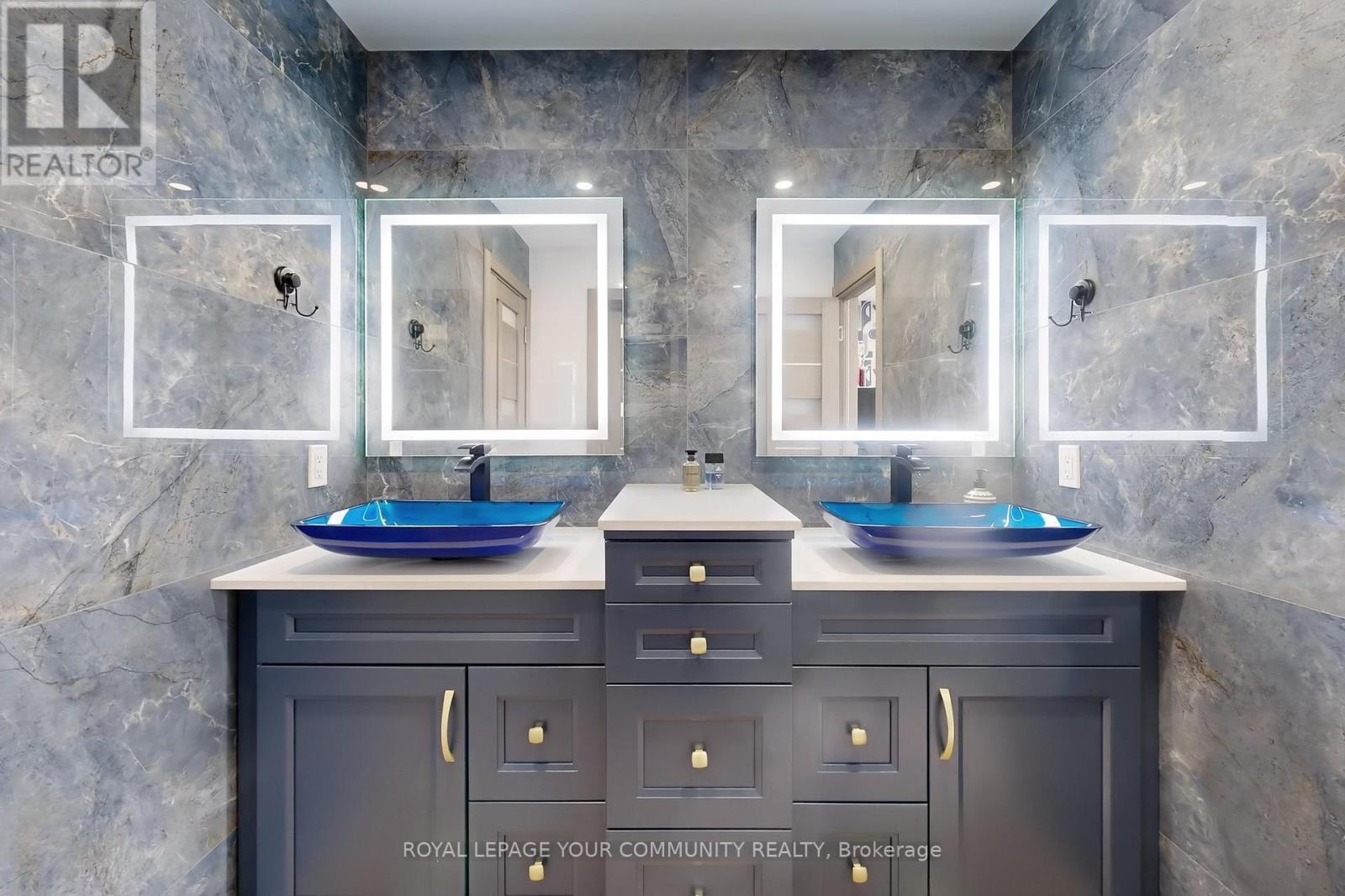 












1 PRINCESS ISABELLA COURT

,
Vaughan,




Ontario
L6A4B3

