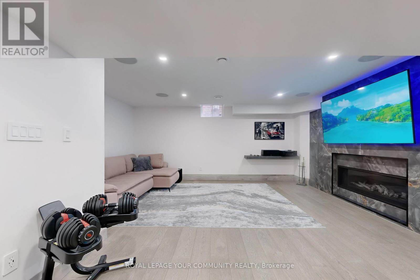 












1 PRINCESS ISABELLA COURT

,
Vaughan,




Ontario
L6A4B3

