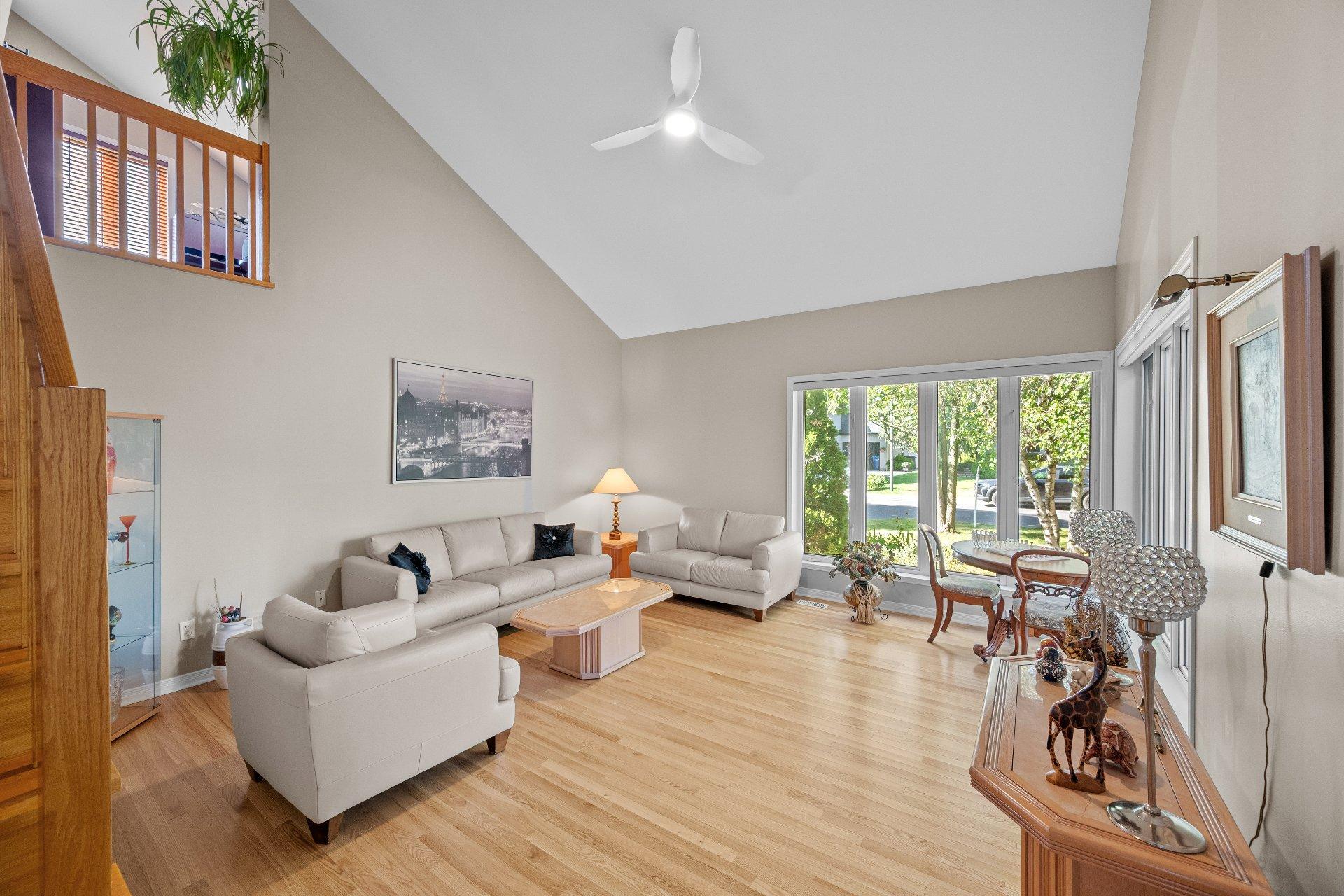 









325


Rue Gouin

,
Saint-Bruno-de-Montarville,




QC
J3V6C8

