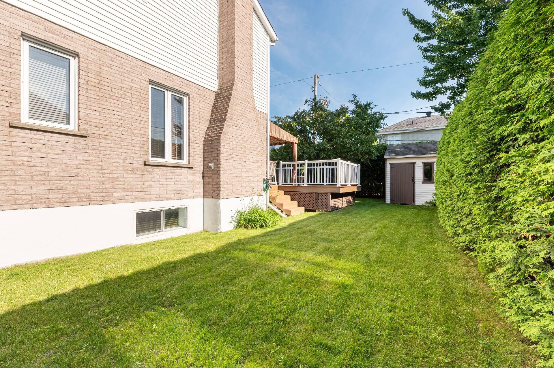 









325


Rue Gouin

,
Saint-Bruno-de-Montarville,




QC
J3V6C8

