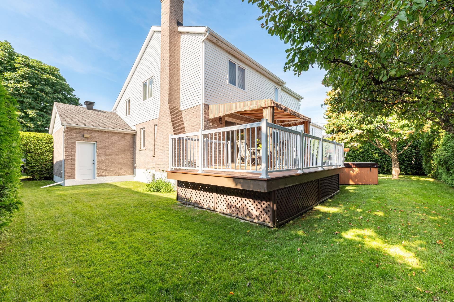 









325


Rue Gouin

,
Saint-Bruno-de-Montarville,




QC
J3V6C8

