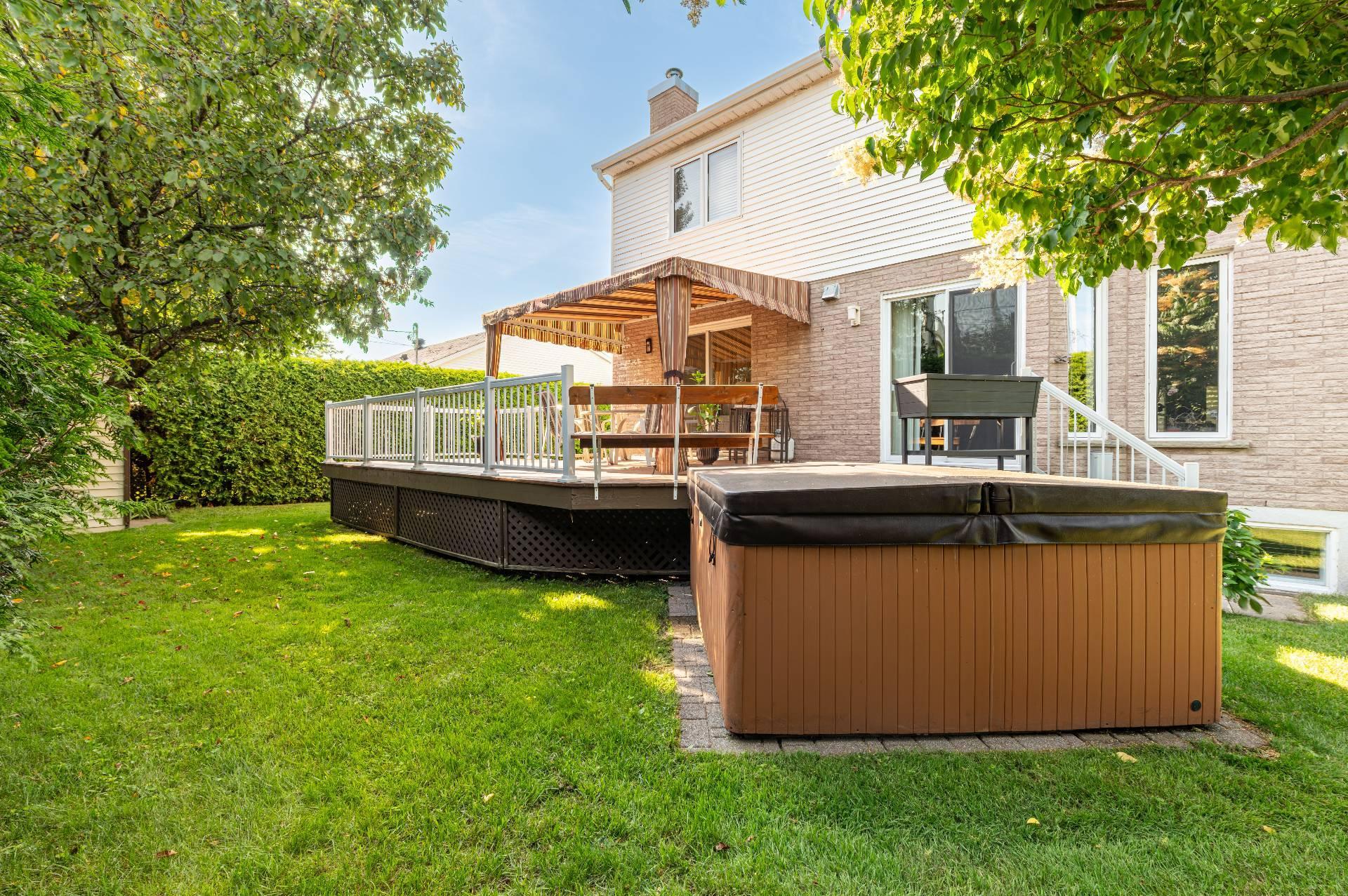 









325


Rue Gouin

,
Saint-Bruno-de-Montarville,




QC
J3V6C8

