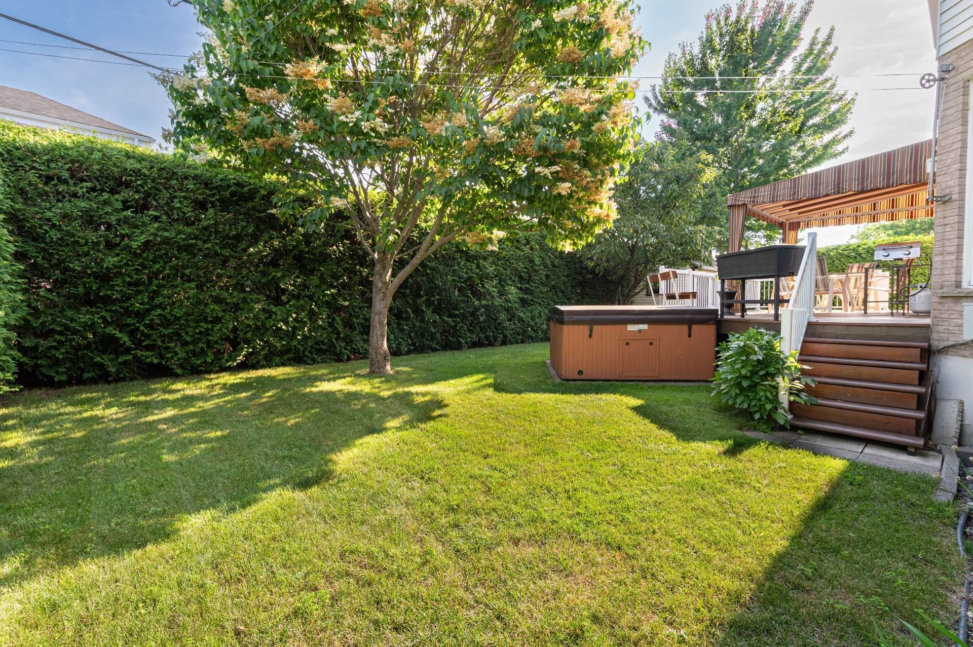 









325


Rue Gouin

,
Saint-Bruno-de-Montarville,




QC
J3V6C8

