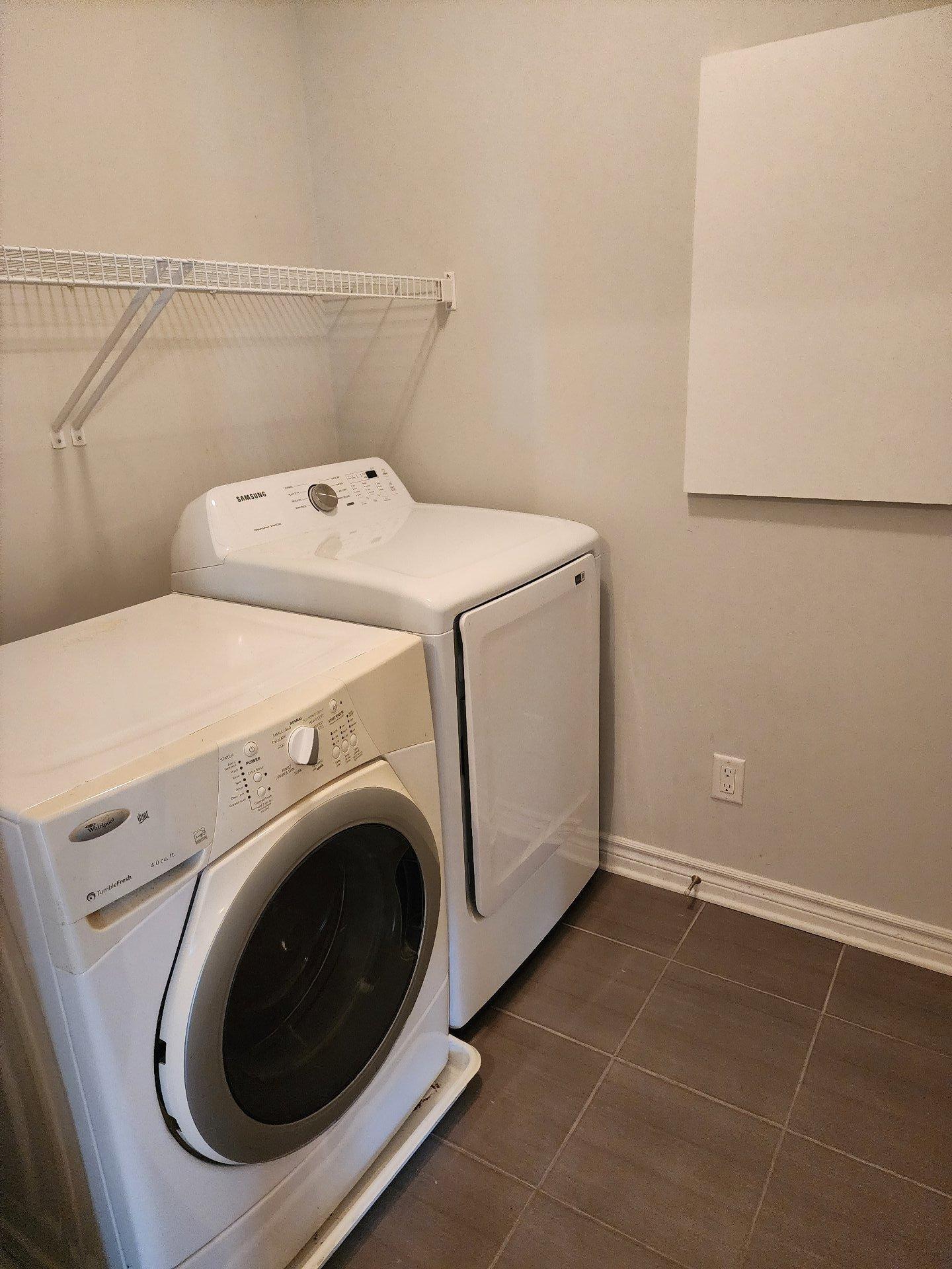 









1236


Ch. d'Aylmer

, 7,
Gatineau (Aylmer),




QC
J9H0C6

