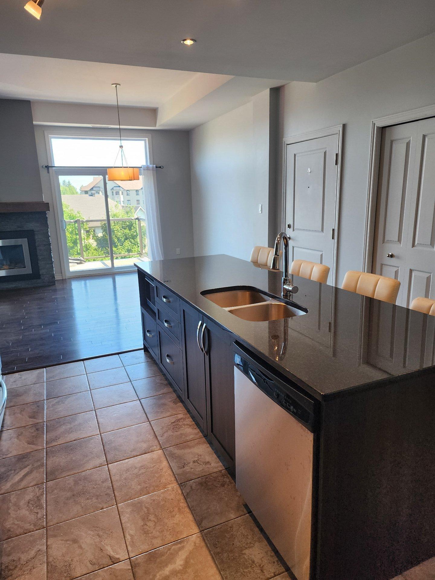 









1236


Ch. d'Aylmer

, 7,
Gatineau (Aylmer),




QC
J9H0C6

