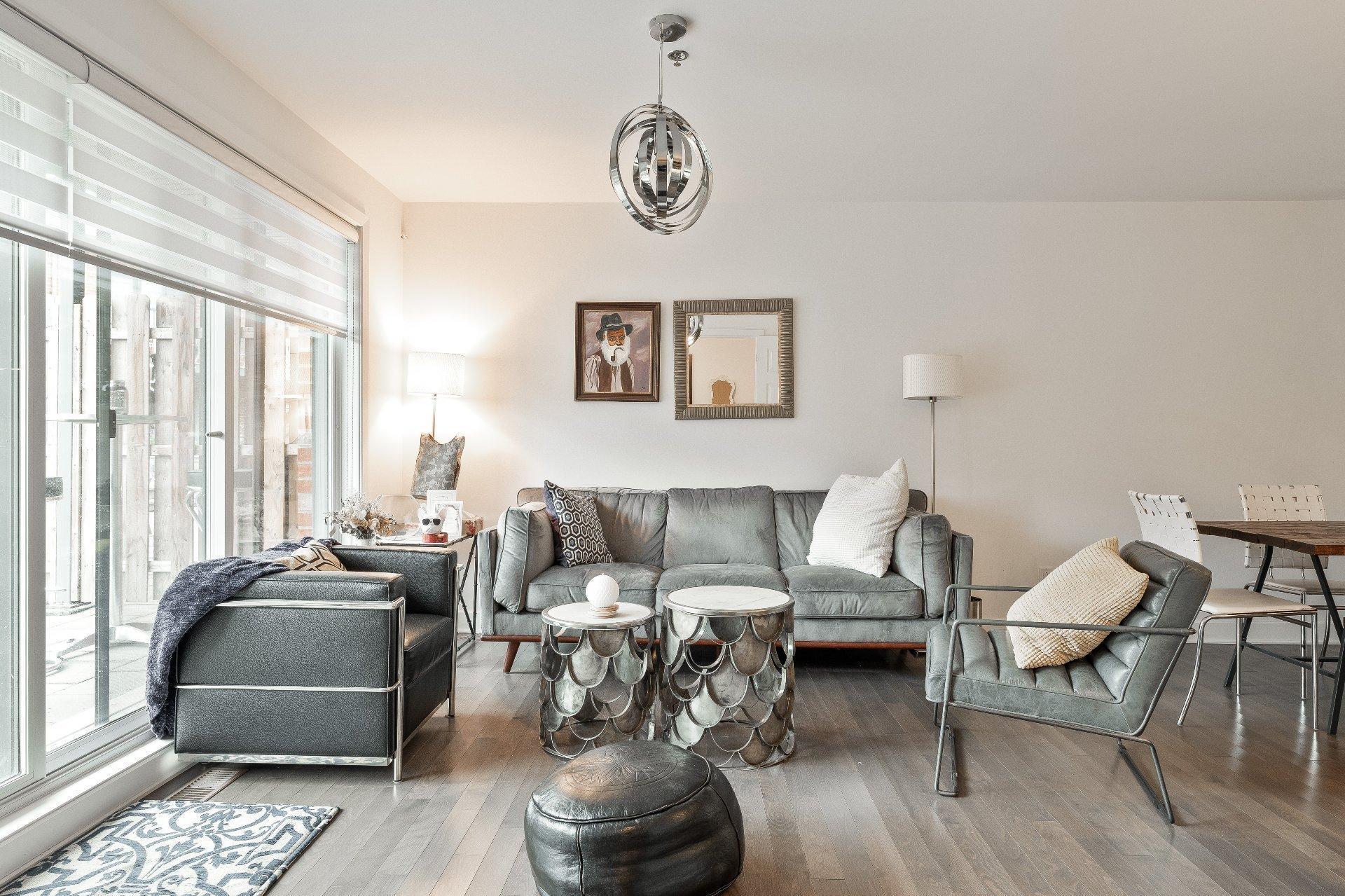 









5780B


Av. Parkhaven

,
Côte-Saint-Luc,




QC
H4W1X9

