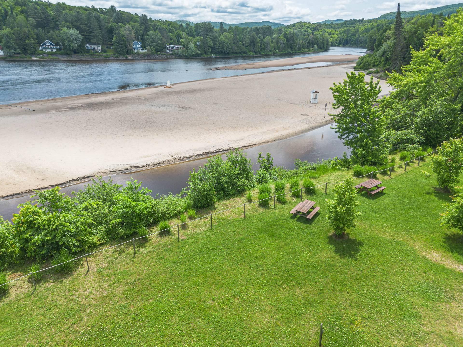 









60


Place Romaric

,
Brébeuf,




QC
J0T1B0

