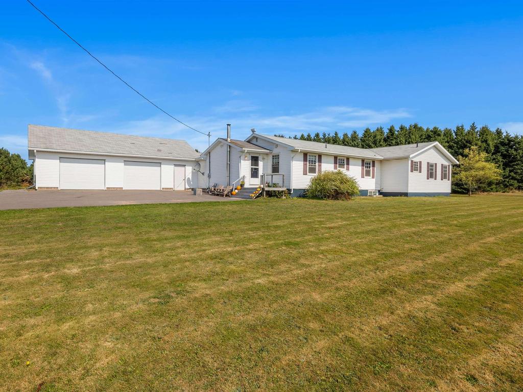 












11206 Shore Road

,
Little Sands,




PE
C0A 1W0

