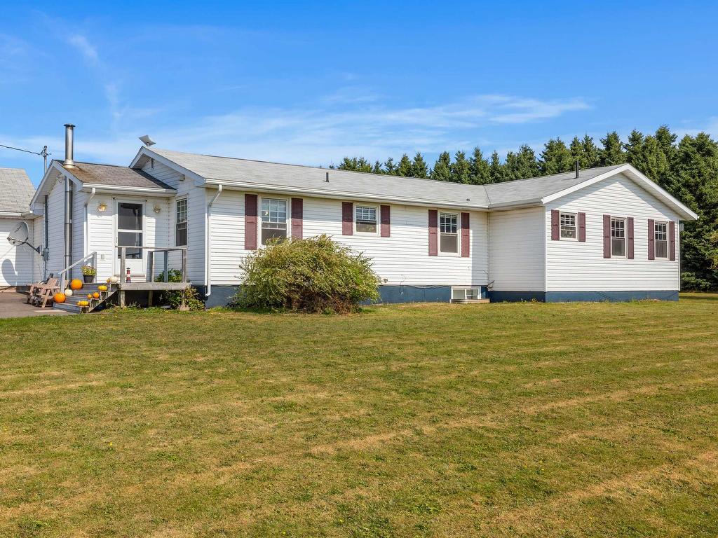 












11206 Shore Road

,
Little Sands,




PE
C0A 1W0

