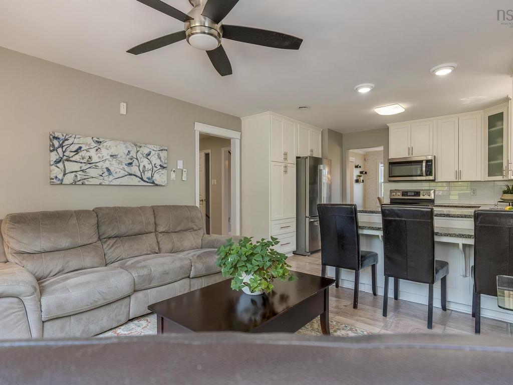 












74 Lakeshire Crescent

,
Cole Harbour,




NS
B2V 2N7


