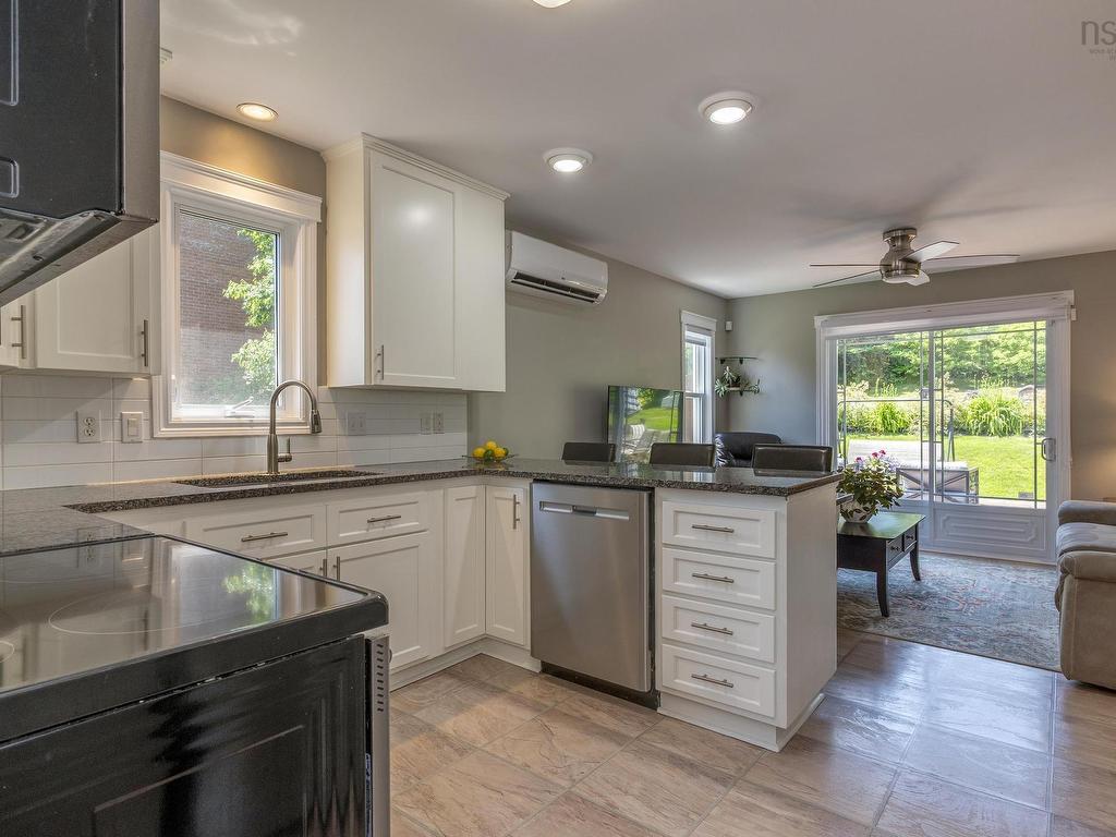 












74 Lakeshire Crescent

,
Cole Harbour,




NS
B2V 2N7

