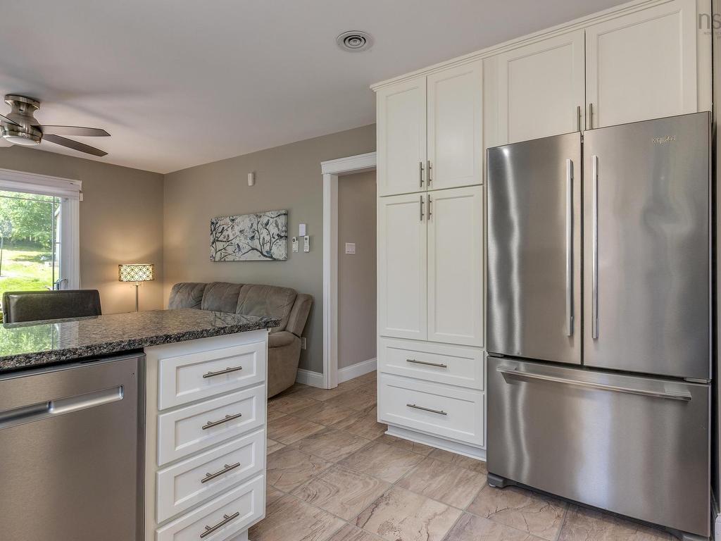 












74 Lakeshire Crescent

,
Cole Harbour,




NS
B2V 2N7

