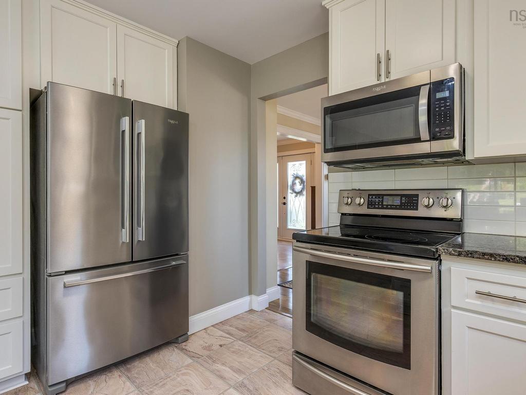 












74 Lakeshire Crescent

,
Cole Harbour,




NS
B2V 2N7

