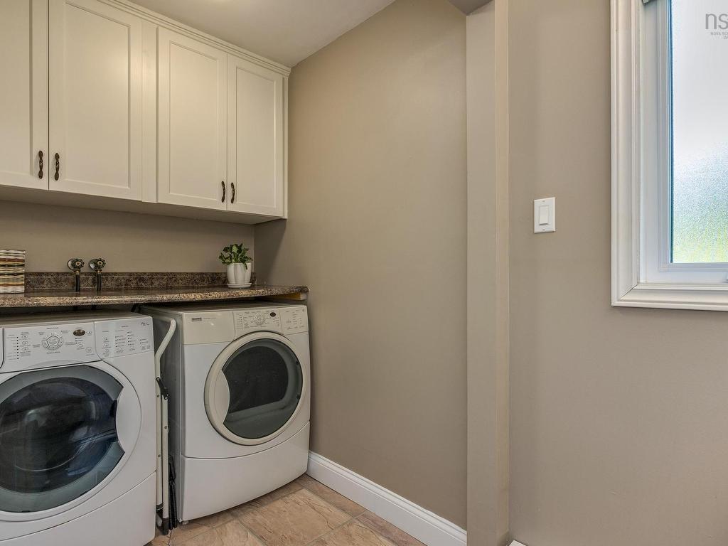 












74 Lakeshire Crescent

,
Cole Harbour,




NS
B2V 2N7

