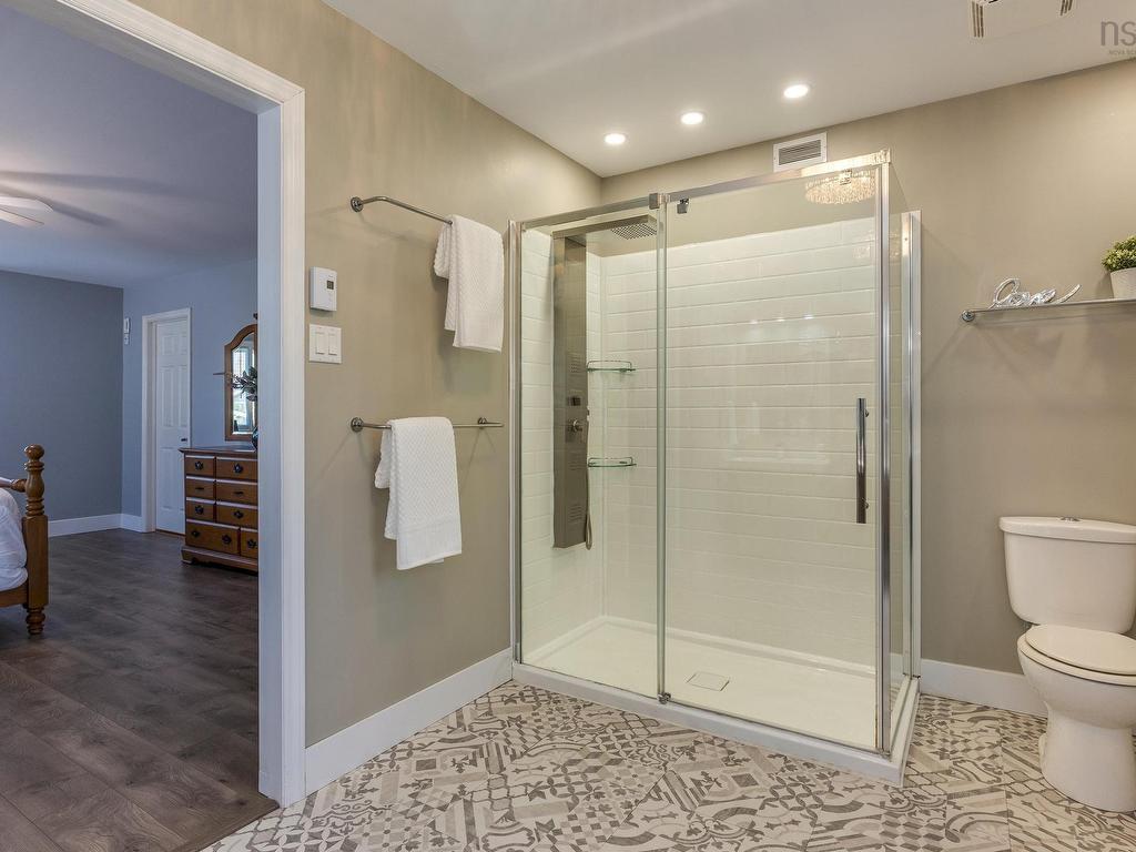 












74 Lakeshire Crescent

,
Cole Harbour,




NS
B2V 2N7

