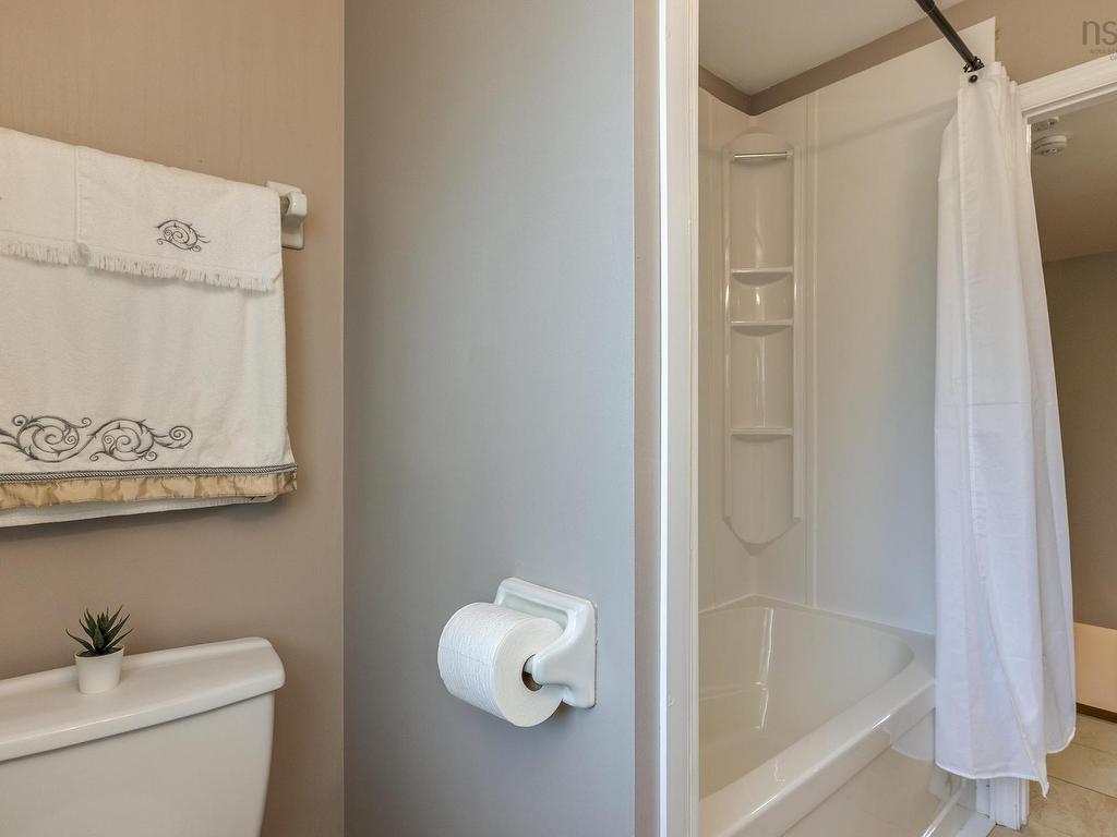 












74 Lakeshire Crescent

,
Cole Harbour,




NS
B2V 2N7

