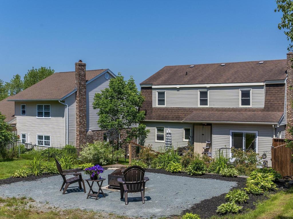 












74 Lakeshire Crescent

,
Cole Harbour,




NS
B2V 2N7

