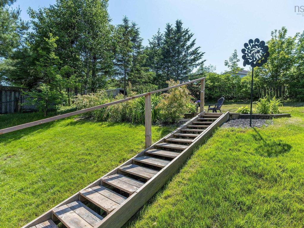 












74 Lakeshire Crescent

,
Cole Harbour,




NS
B2V 2N7

