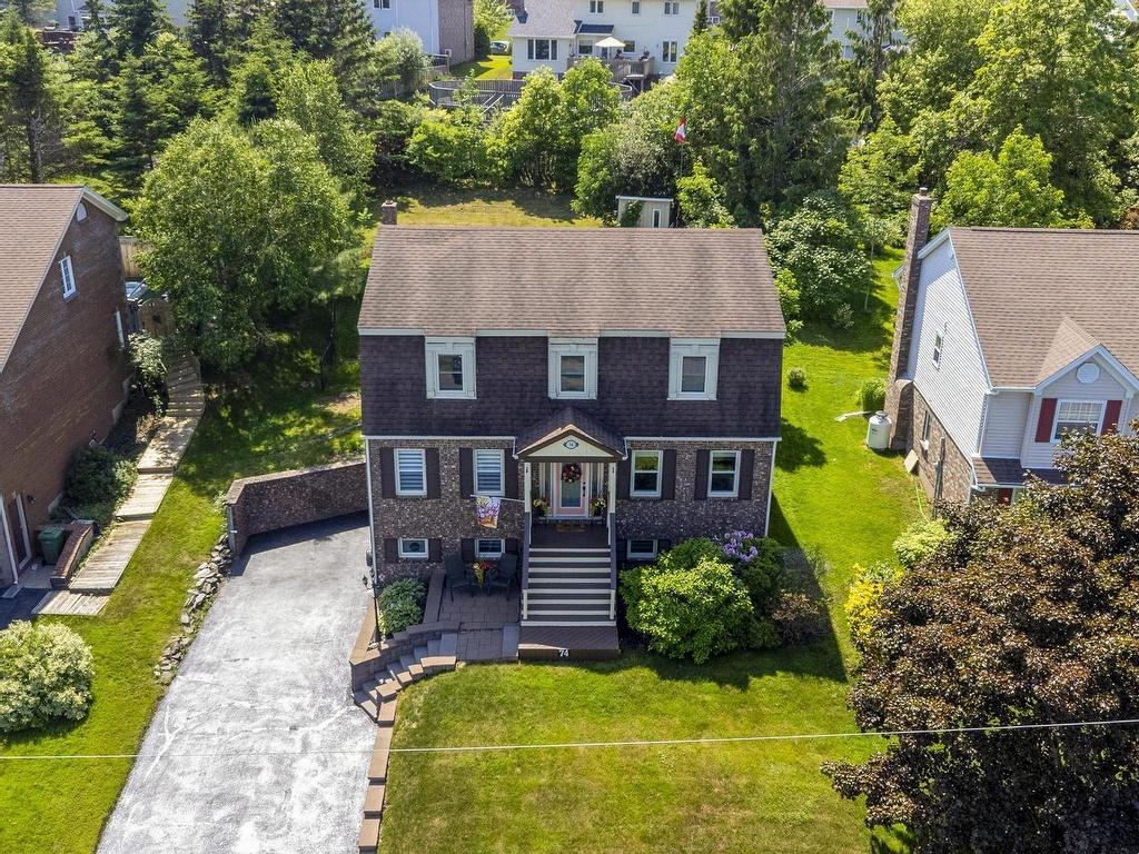 












74 Lakeshire Crescent

,
Cole Harbour,




NS
B2V 2N7

