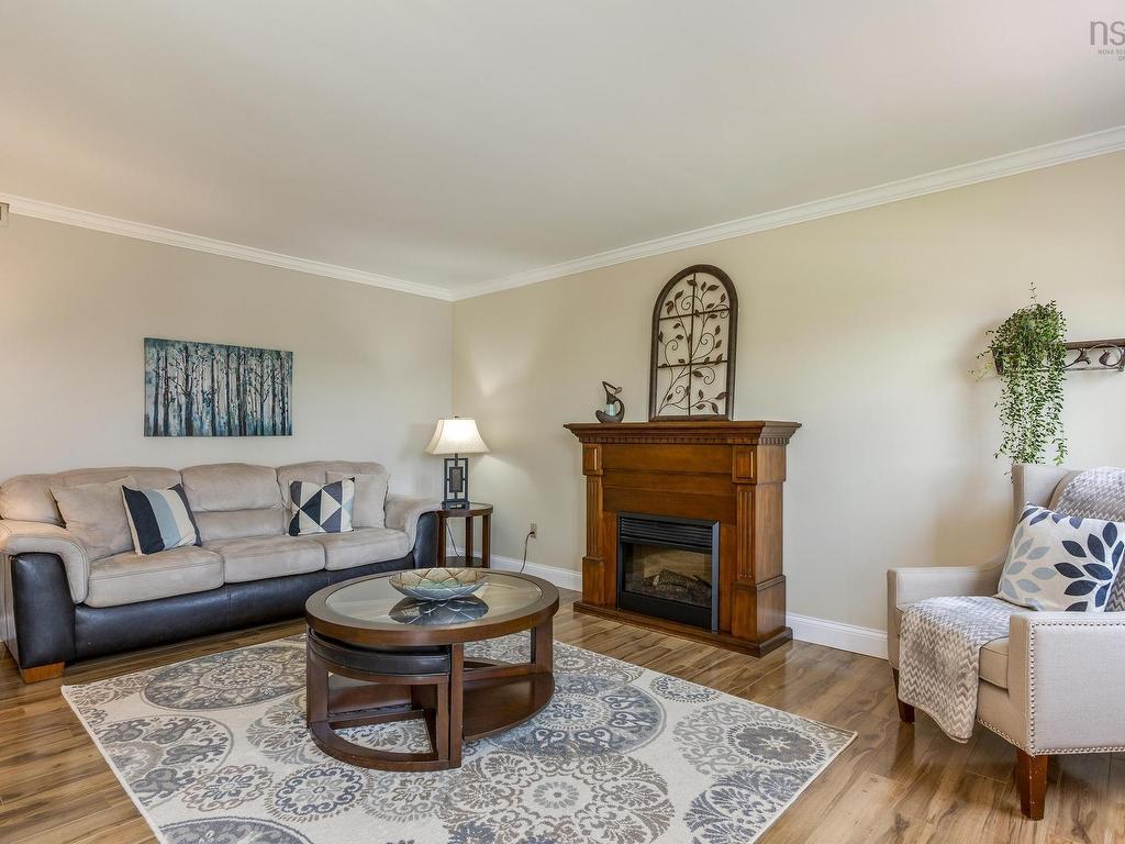 












74 Lakeshire Crescent

,
Cole Harbour,




NS
B2V 2N7

