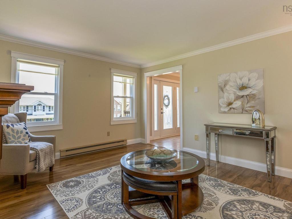












74 Lakeshire Crescent

,
Cole Harbour,




NS
B2V 2N7

