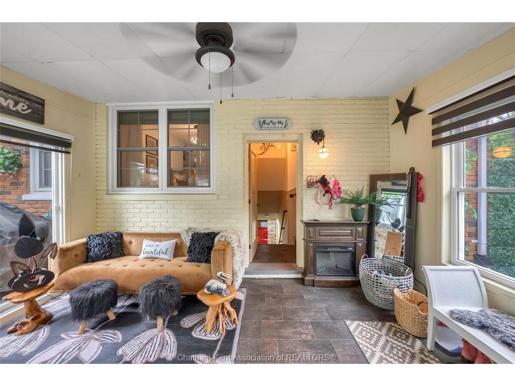 









127


Coatsworth

Avenue,
Chatham,




ON
N7L 1P7

