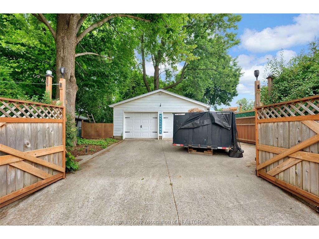 









127


Coatsworth

Avenue,
Chatham,




ON
N7L 1P7

