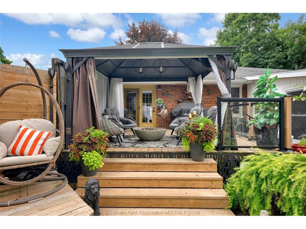 









127


Coatsworth

Avenue,
Chatham,




ON
N7L 1P7

