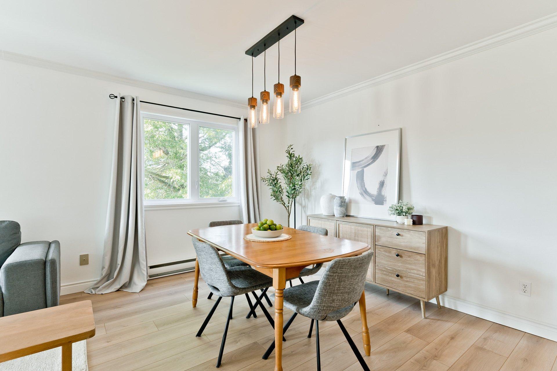 









924


Rue Jovette-Bernier

,
Sherbrooke (Les Nations),




QC
J1J4L2

