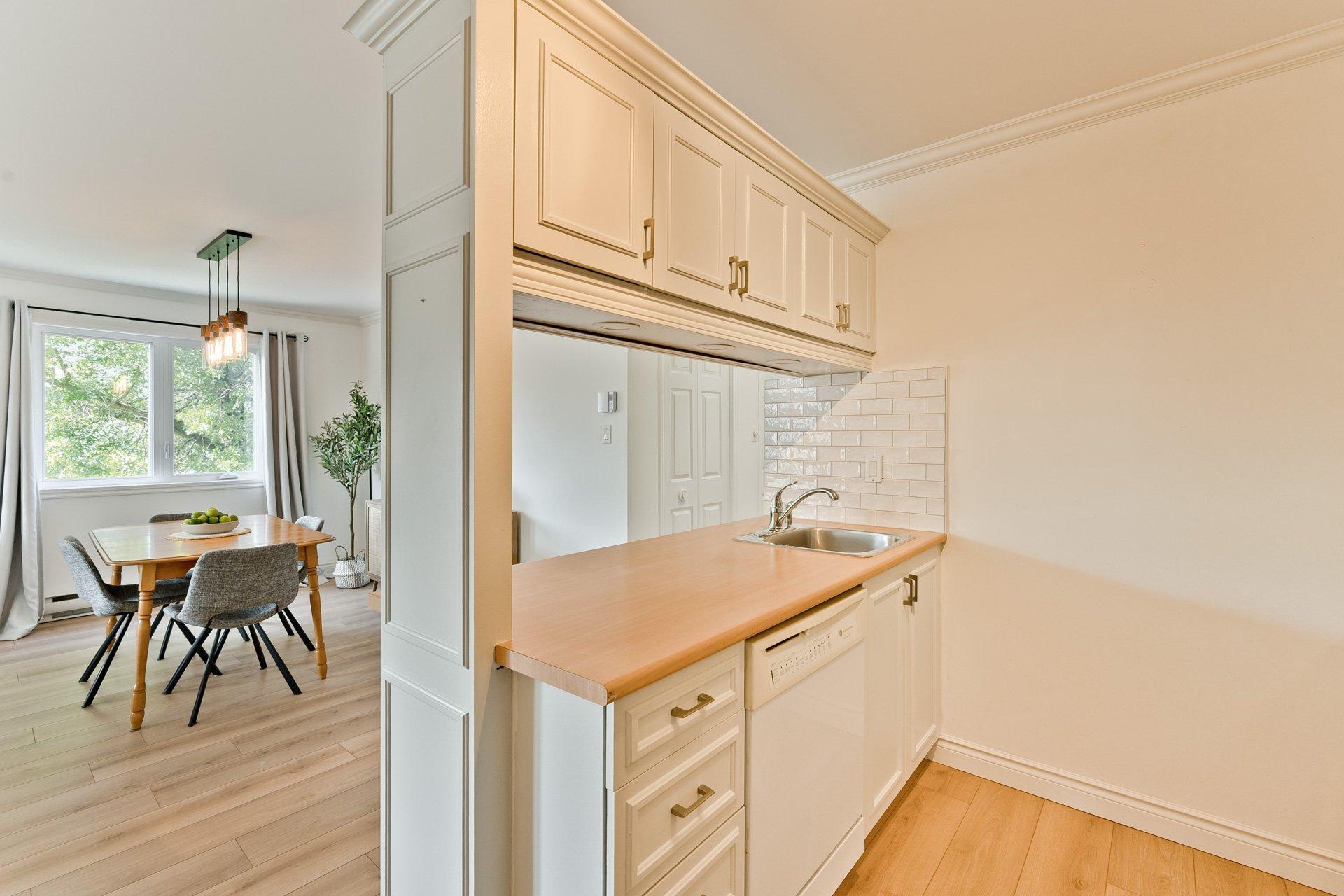 









924


Rue Jovette-Bernier

,
Sherbrooke (Les Nations),




QC
J1J4L2

