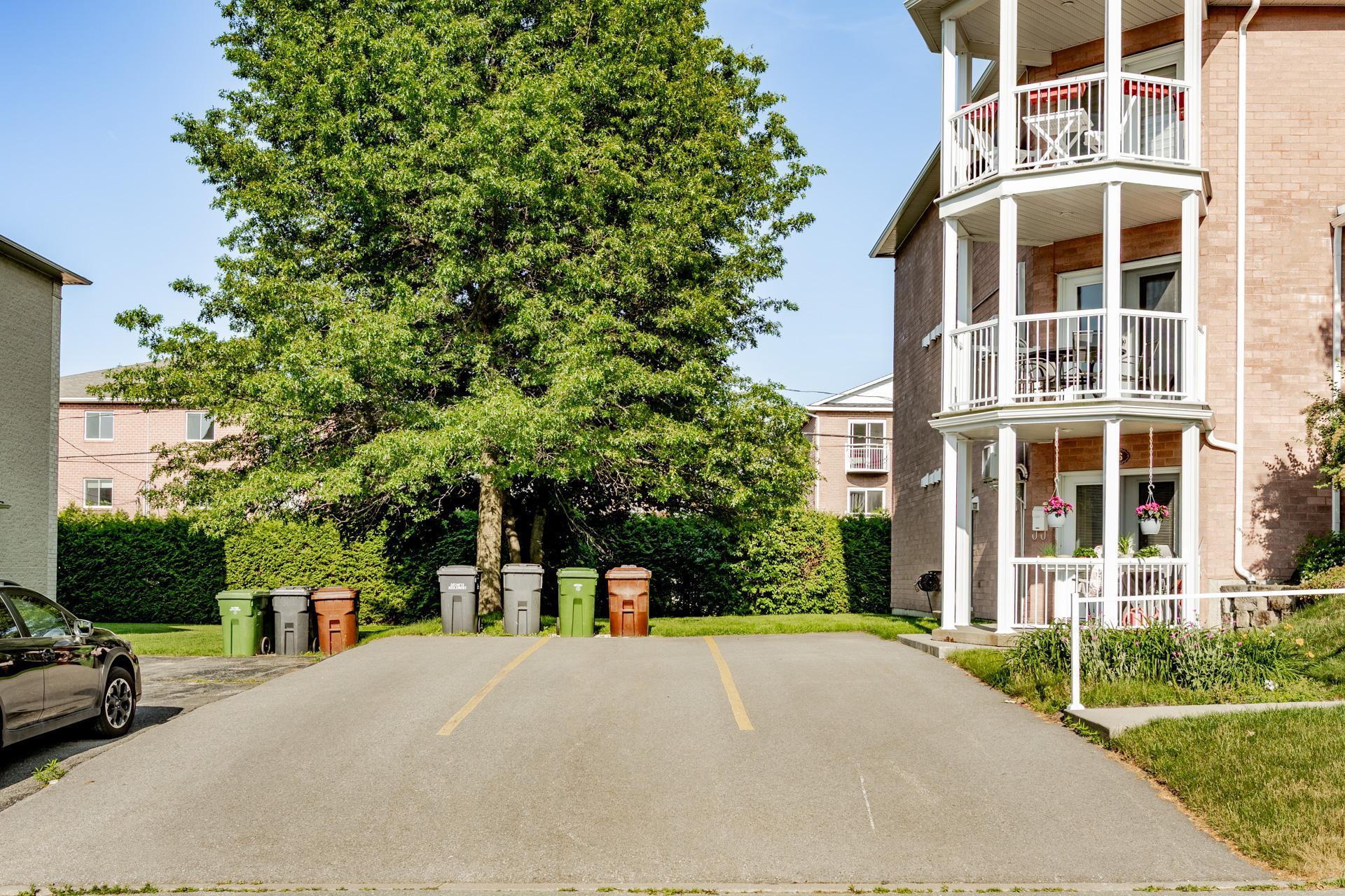 









924


Rue Jovette-Bernier

,
Sherbrooke (Les Nations),




QC
J1J4L2

