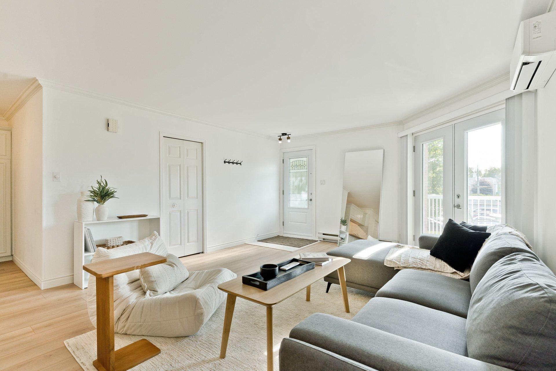 









924


Rue Jovette-Bernier

,
Sherbrooke (Les Nations),




QC
J1J4L2

