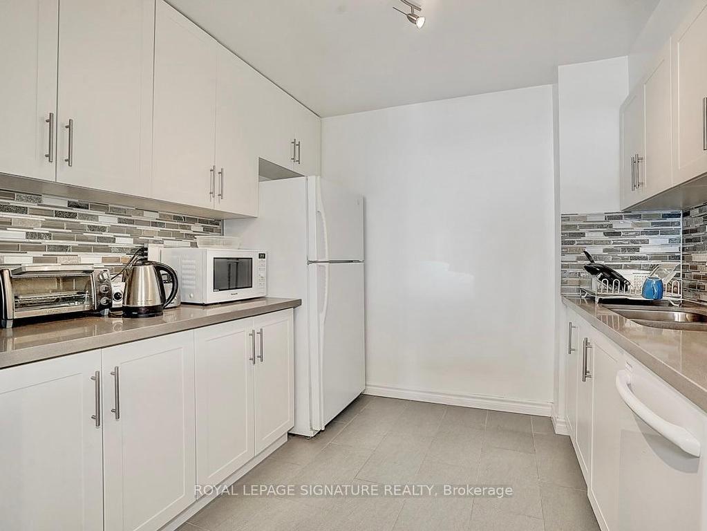 









45


Carlton

Street, 1209,
Toronto,




ON
M5B 2H9

