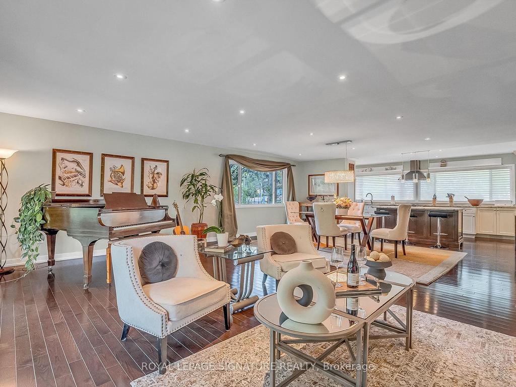 









8


Silverdale

Crescent,
Toronto,




ON
M3A 3H1

