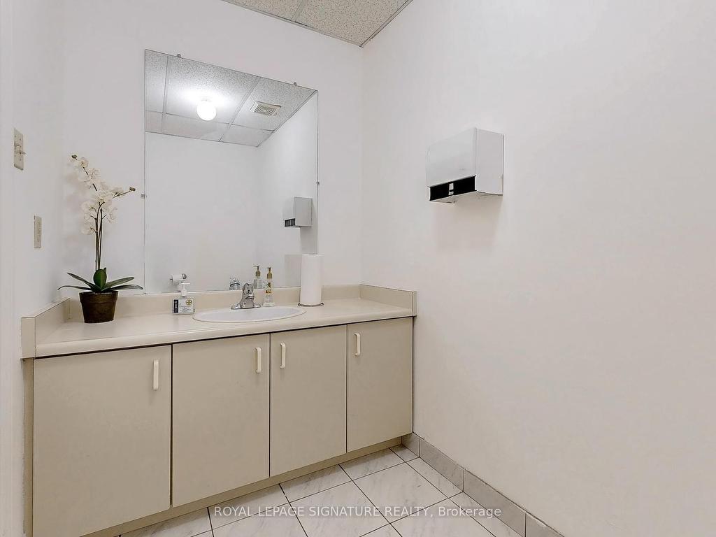 









951


Wilson

Avenue, 21L,
Toronto,




ON
M3K 2A7

