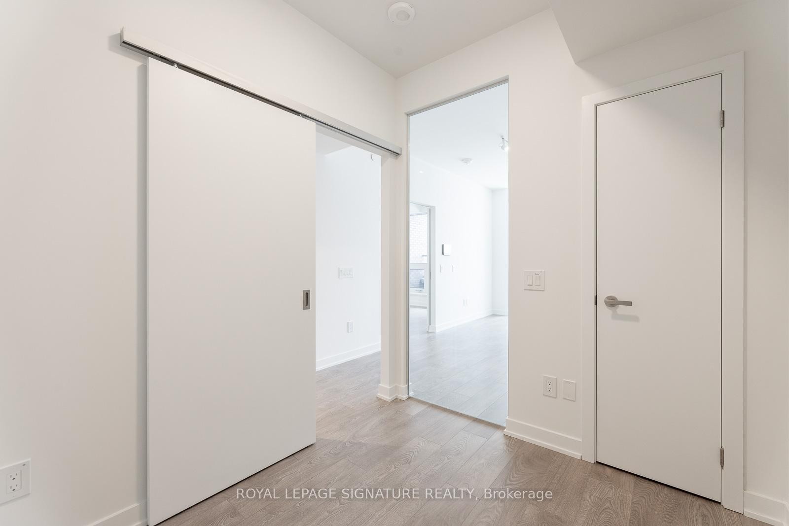 









28


Ann

Street, 215,
Mississauga,




ON
M3C 0H5

