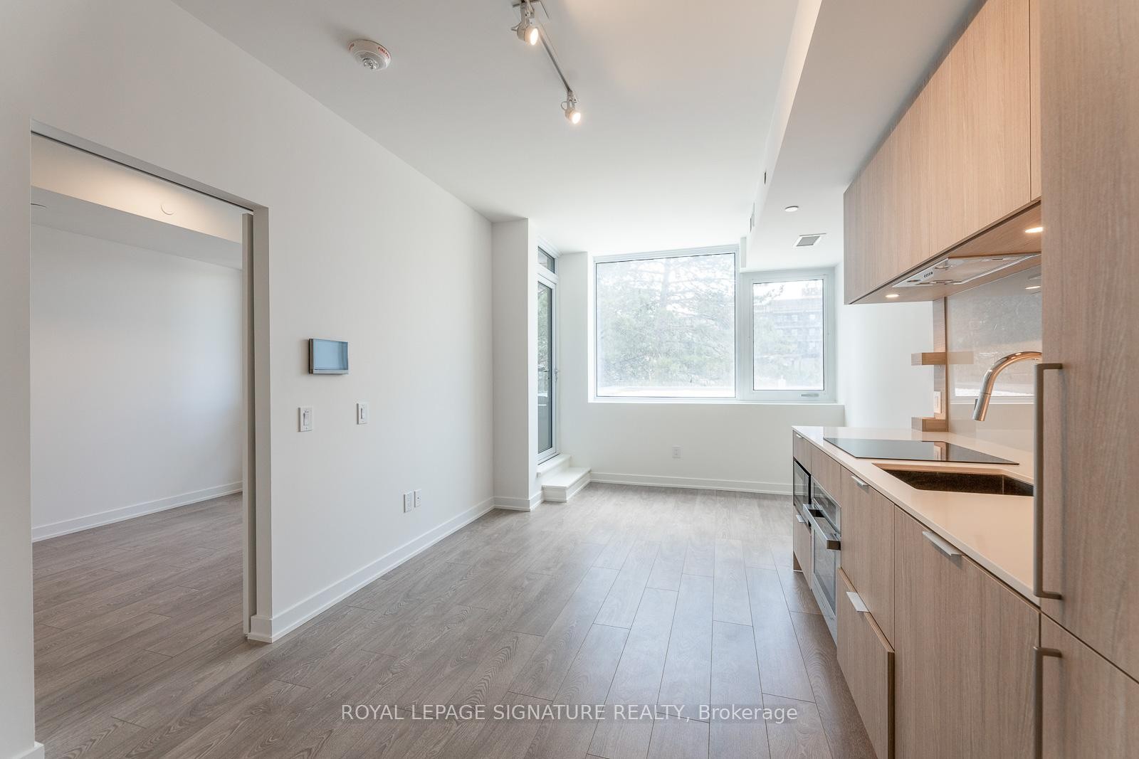 









28


Ann

Street, 215,
Mississauga,




ON
M3C 0H5

