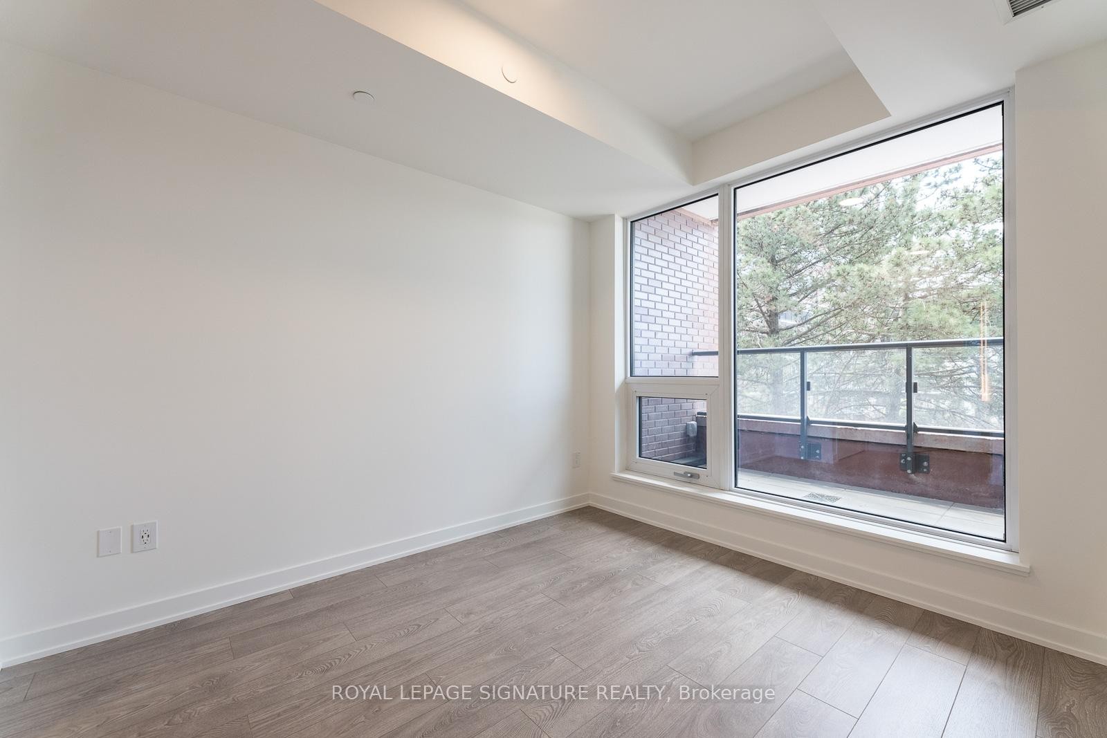 









28


Ann

Street, 215,
Mississauga,




ON
M3C 0H5

