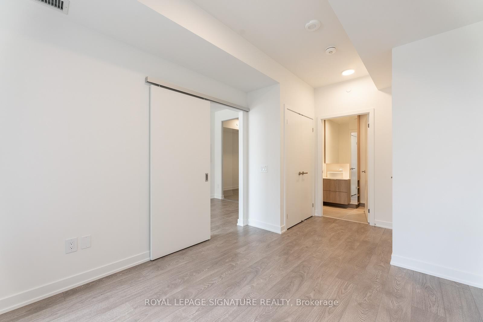 









28


Ann

Street, 215,
Mississauga,




ON
M3C 0H5

