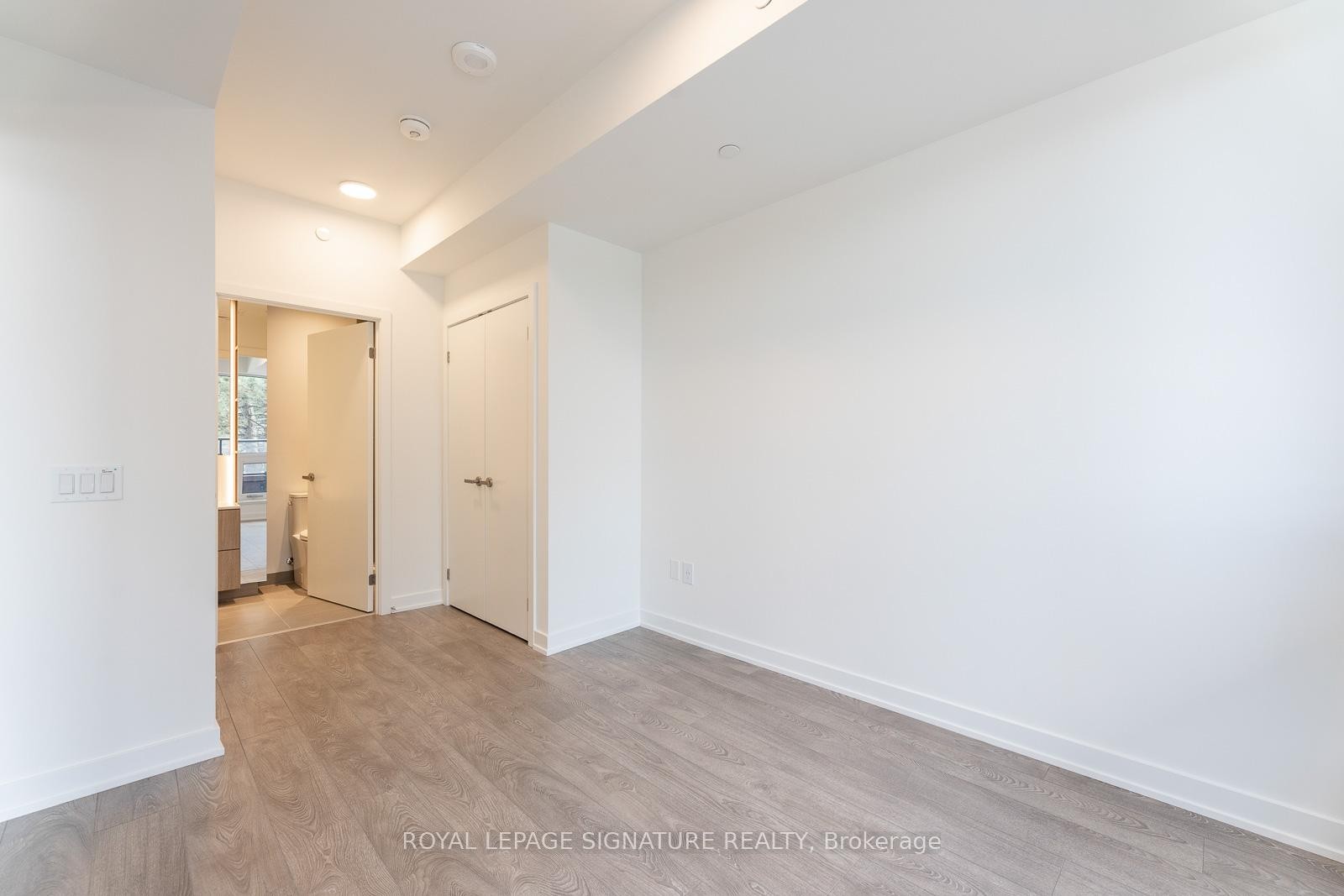









28


Ann

Street, 215,
Mississauga,




ON
M3C 0H5

