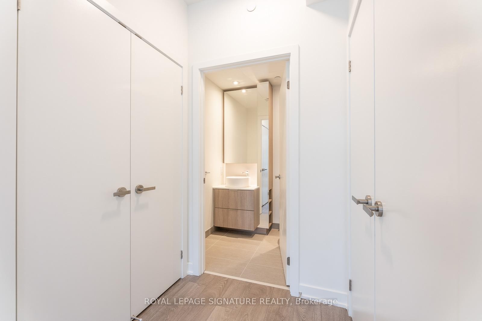 









28


Ann

Street, 215,
Mississauga,




ON
M3C 0H5

