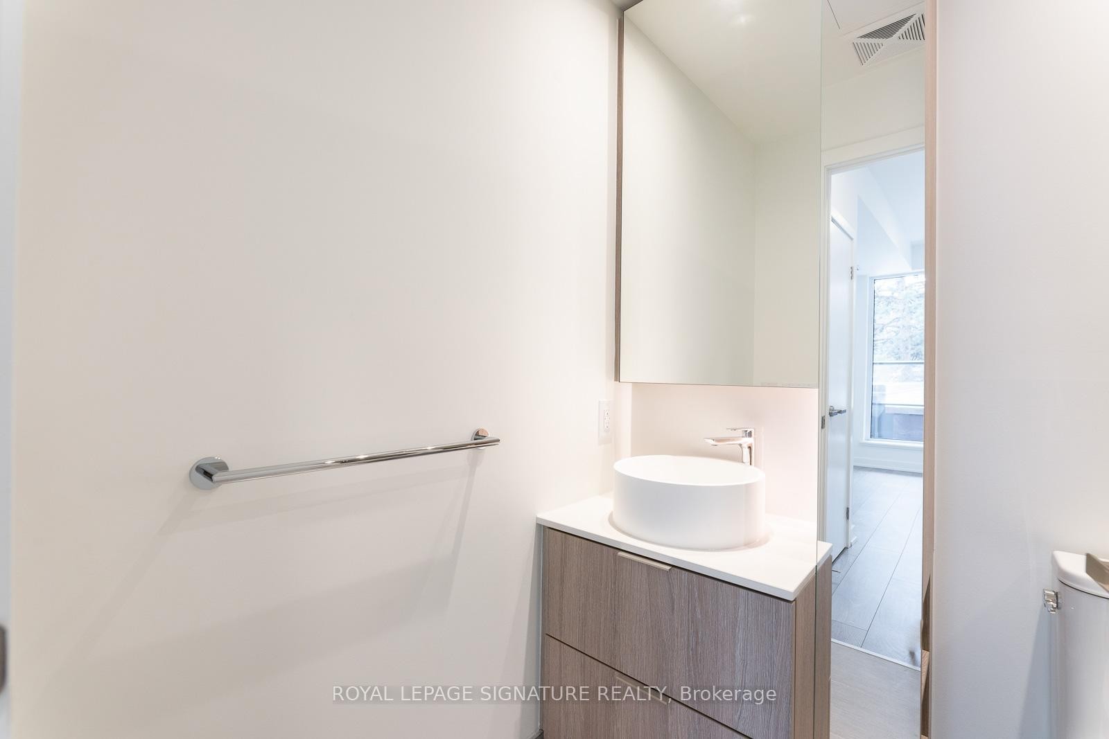 









28


Ann

Street, 215,
Mississauga,




ON
M3C 0H5

