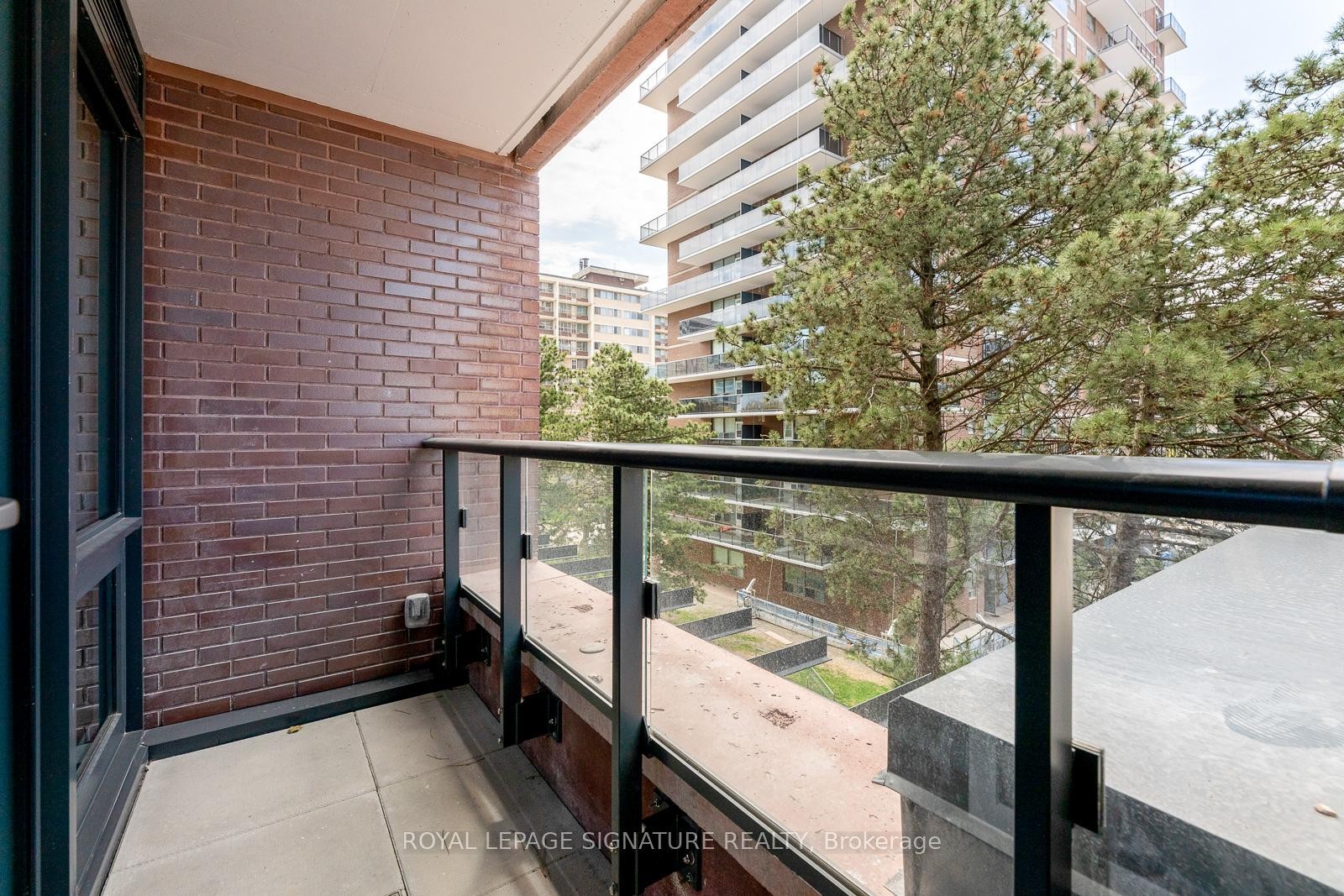 









28


Ann

Street, 215,
Mississauga,




ON
M3C 0H5

