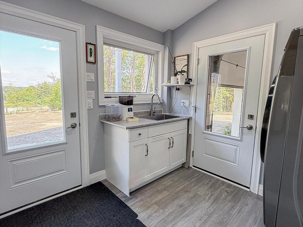 









9


Lytle

Lane,
Kawartha Lakes,




ON
K0M 2B0

