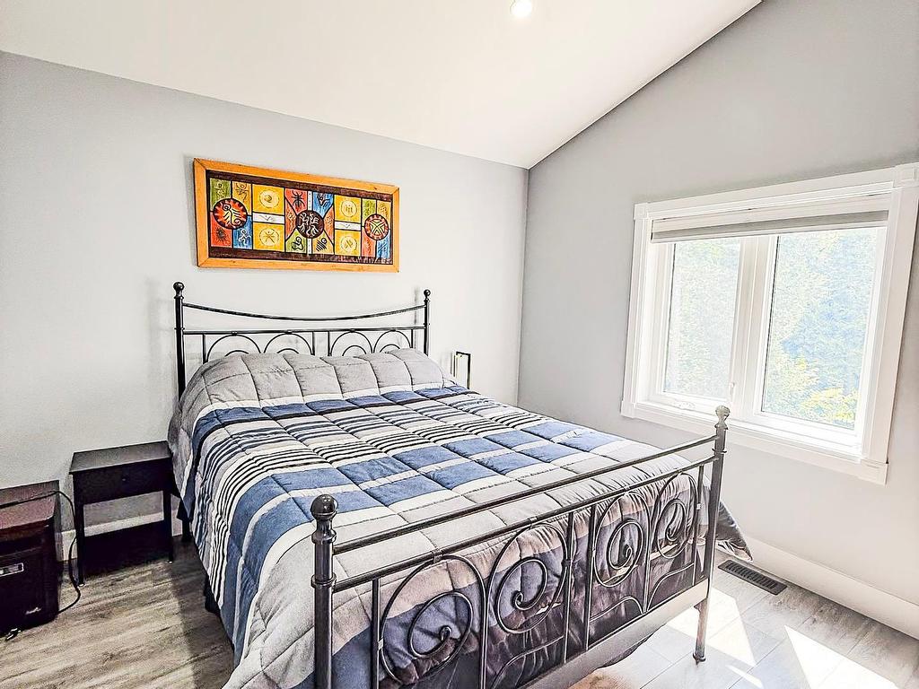 









9


Lytle

Lane,
Kawartha Lakes,




ON
K0M 2B0


