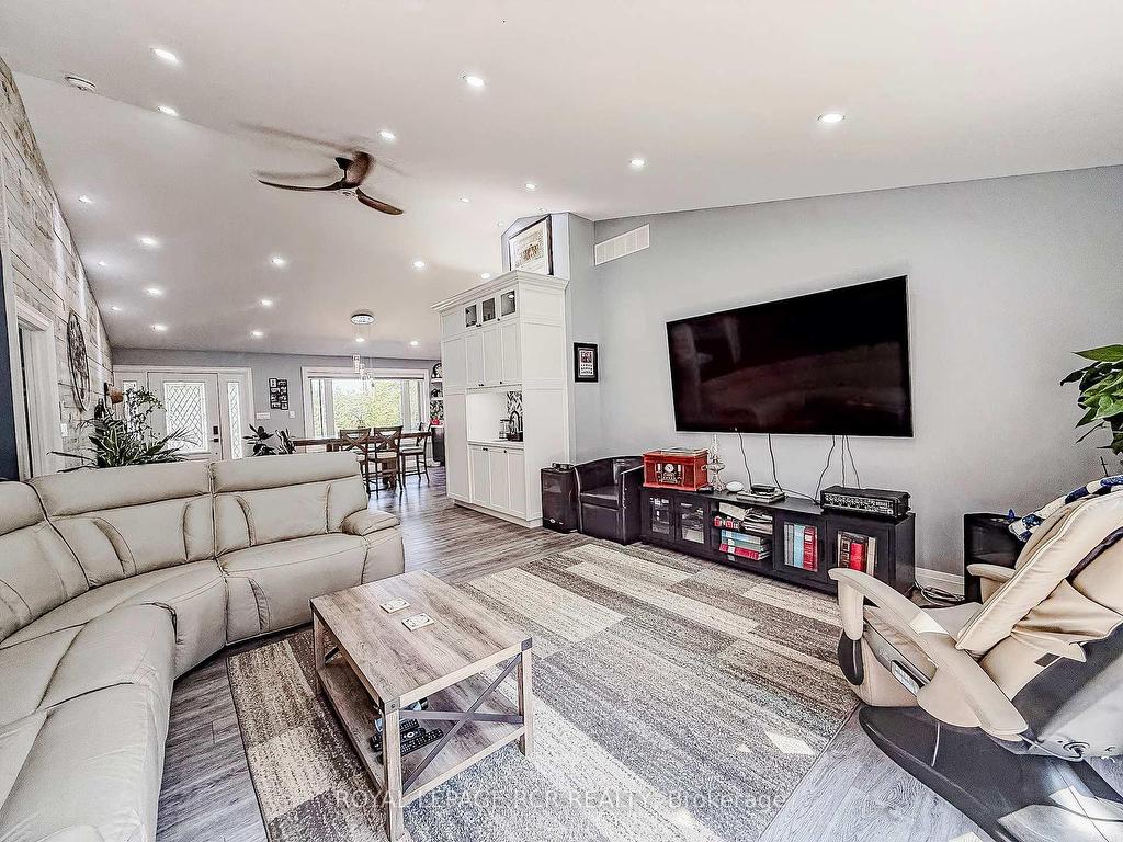 









9


Lytle

Lane,
Kawartha Lakes,




ON
K0M 2B0

