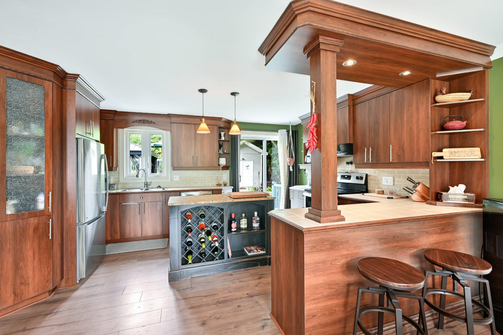 









1116


Place Jean-François

,
Saint-Jérôme,




QC
J5L1R6

