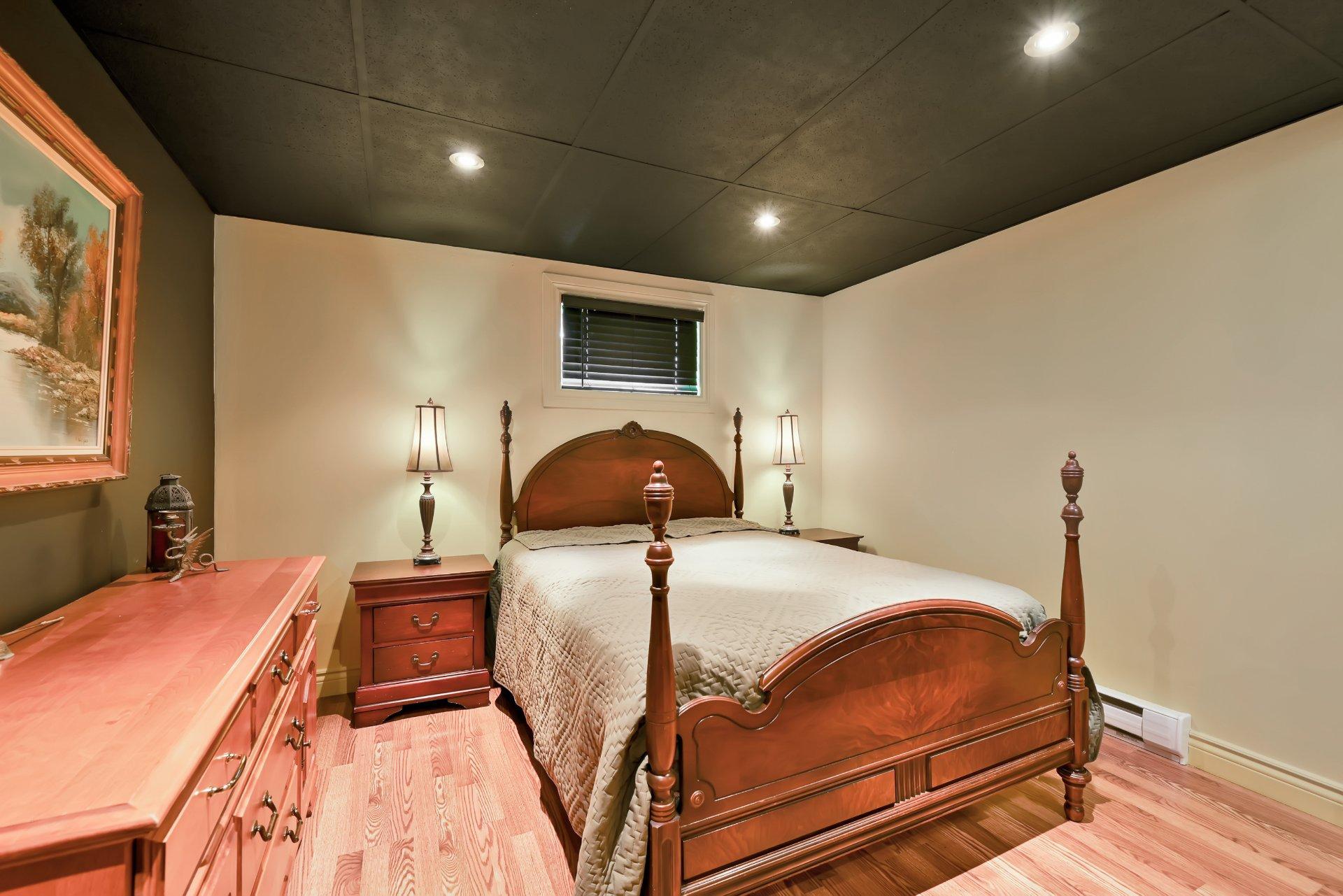 









1116


Place Jean-François

,
Saint-Jérôme,




QC
J5L1R6


