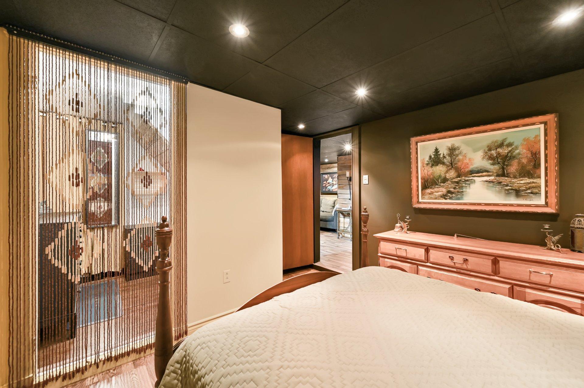 









1116


Place Jean-François

,
Saint-Jérôme,




QC
J5L1R6

