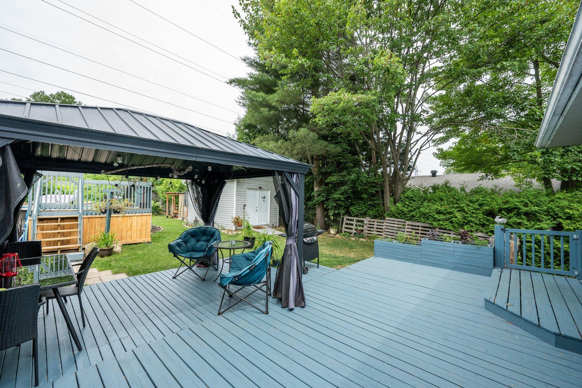 









1116


Place Jean-François

,
Saint-Jérôme,




QC
J5L1R6

